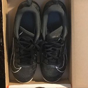 Men’s size 6.5 football cleats